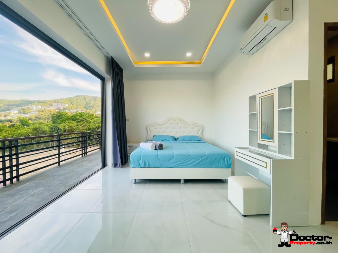 Modern 5 Bedroom with Partial Sea View and Mountain View in Bophut, Koh Samui – For Sale